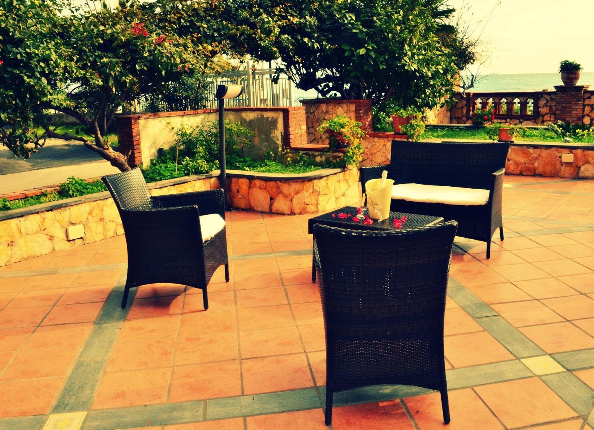 SantʼAlessio Siculo Hotel Solemar מראה חיצוני תמונה